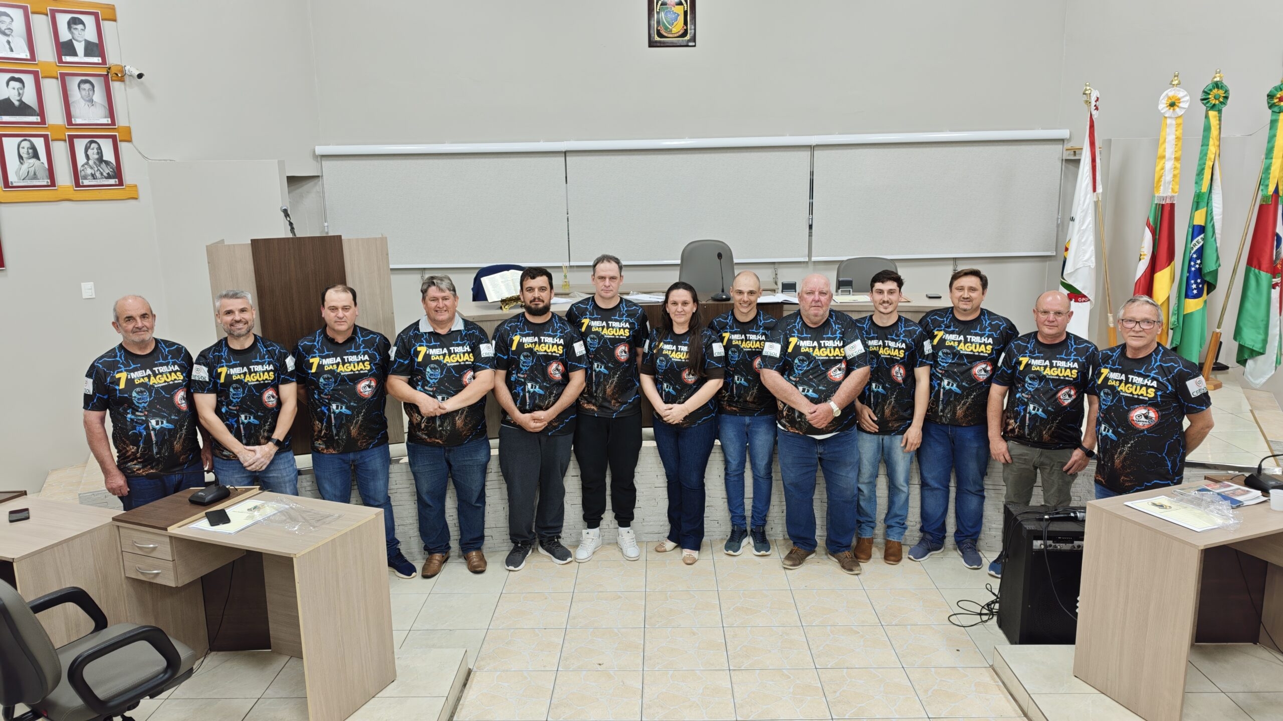Moto Grupo Trilheiros das Águas apresenta trabalho e ações sociais durante visita à Câmara de Rondinha
